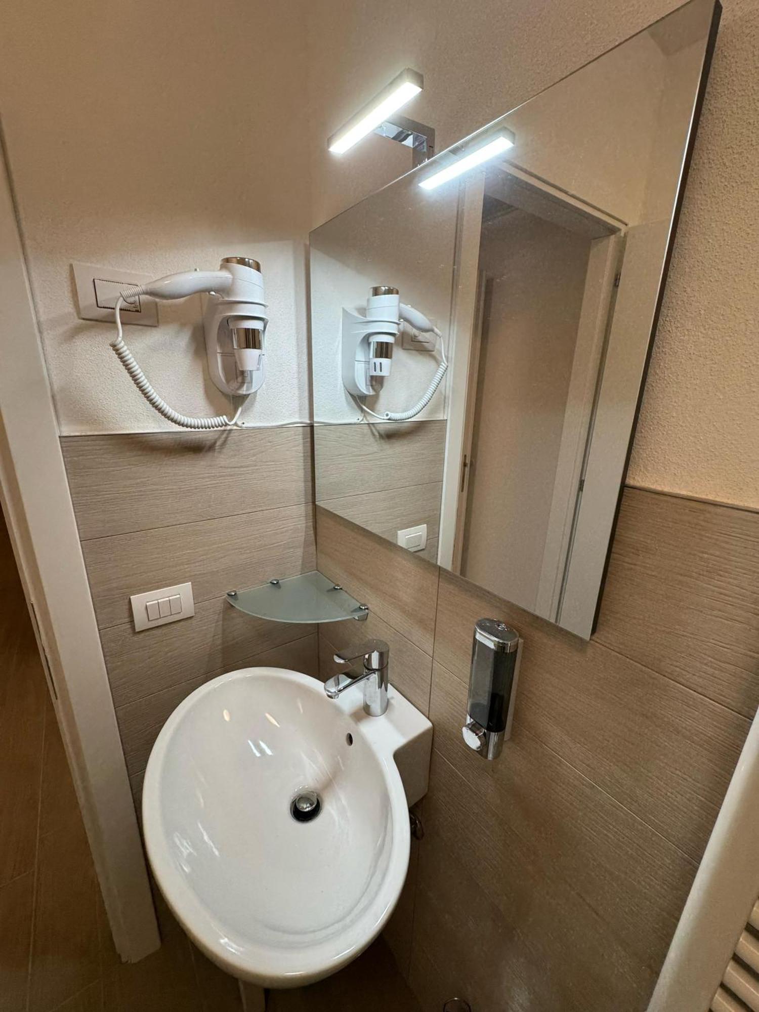 Hotel Villa Mary Санта-Мария-ди-Сала Экстерьер фото